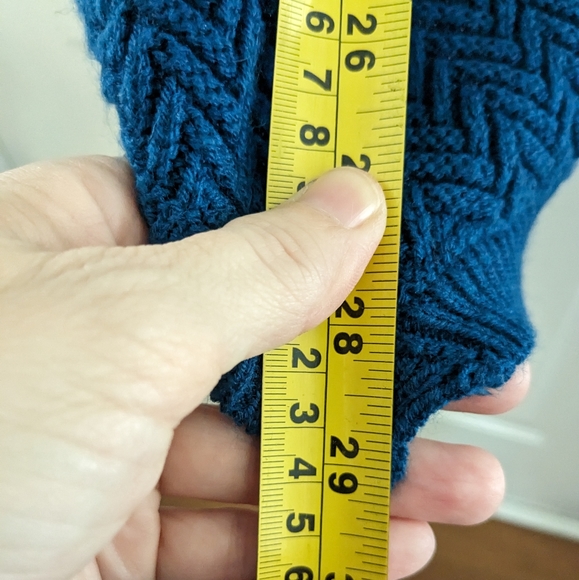 New York & Company knit sweater Medium Very soft. Beautiful Blue. 100% Acrylic. - Picture 2 of 10